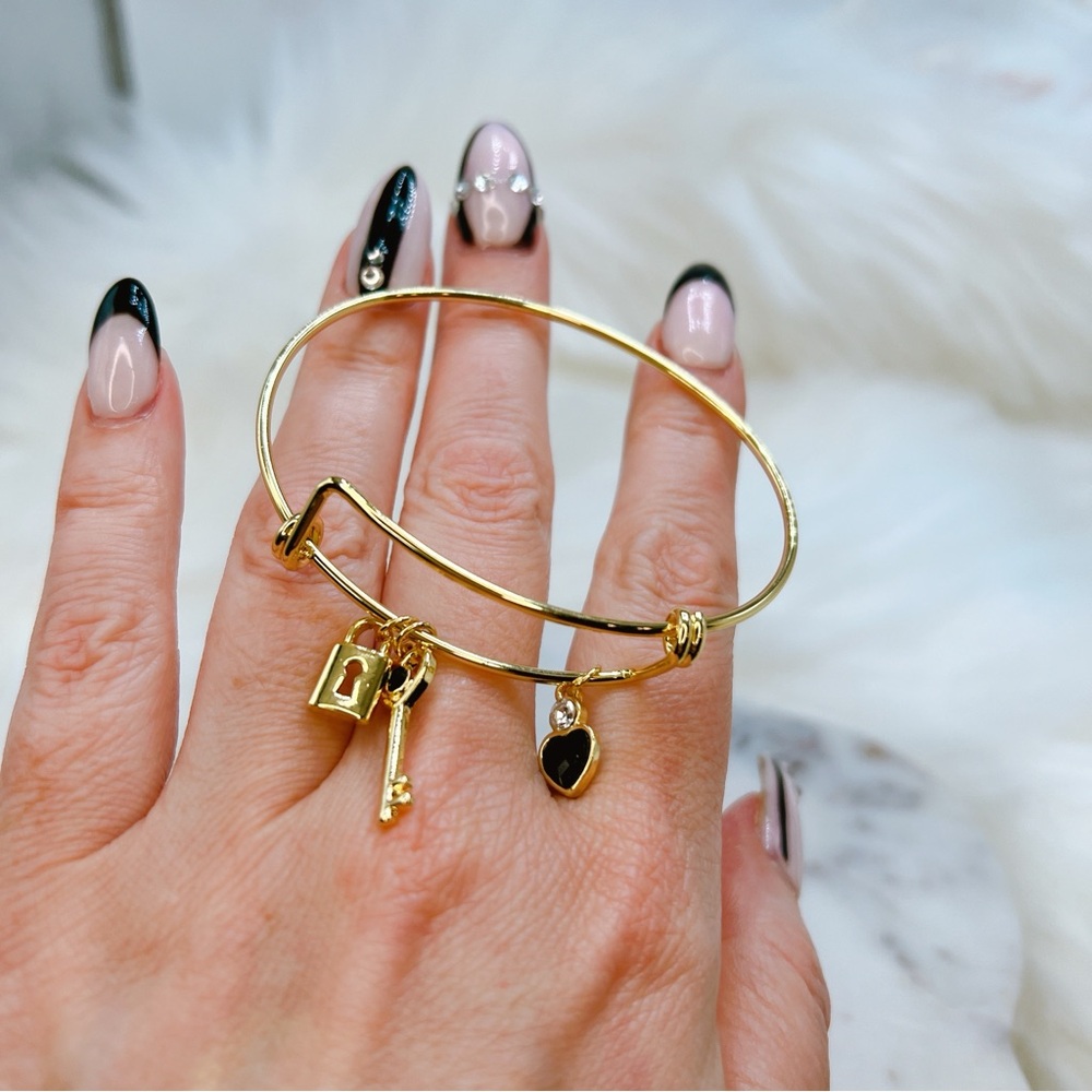 Gold plated charm lock ๐ key ๐ heart ๐ black crystal bracelet - Picture 5 of 5